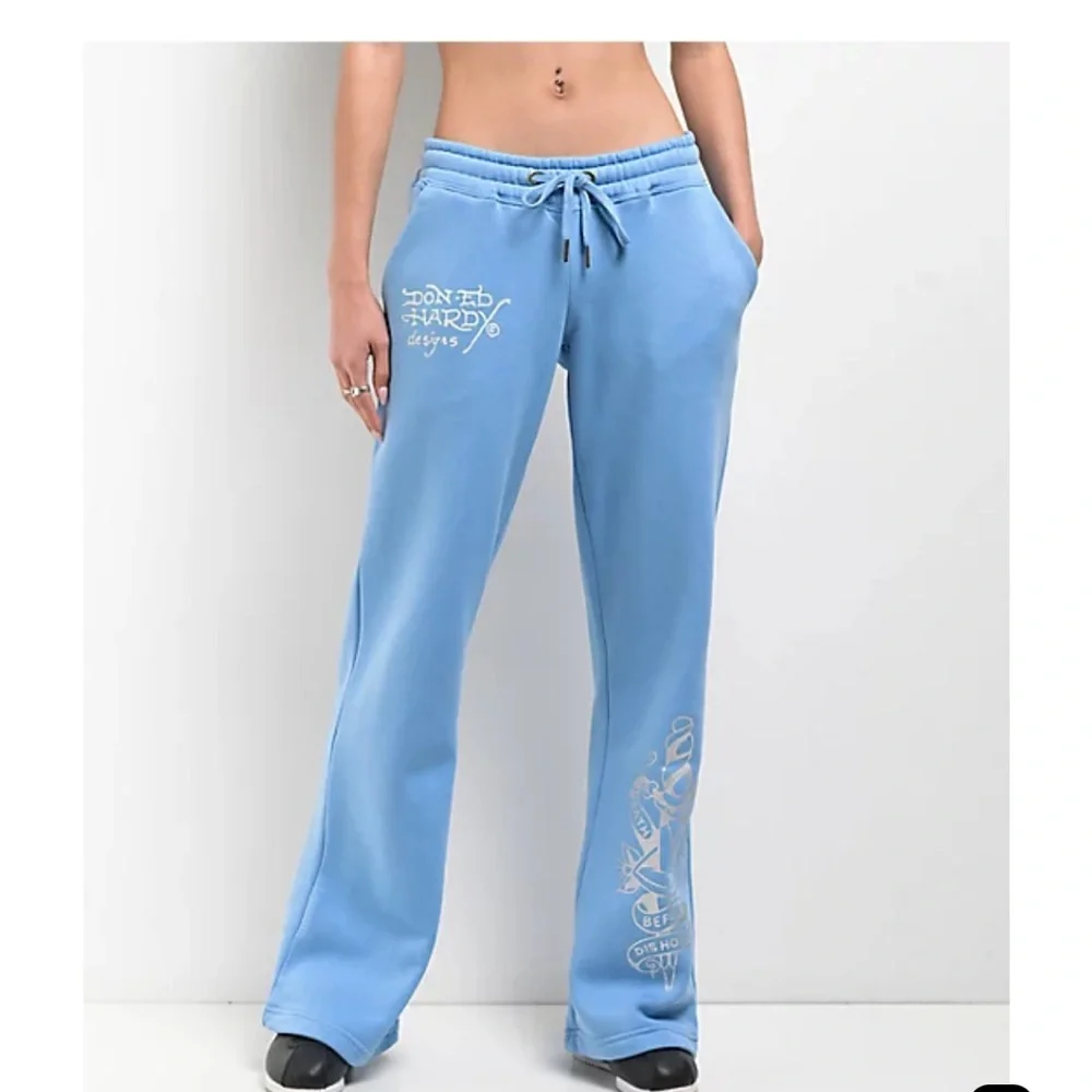 Ed Hardy Flower Skulls Powder Blue Women’s Sweatpants Medium Graphic Print Y2K - Picture 2 of 13